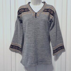 K-Mart Vintage 100% Acrylic Women's Warm Bell Sleeve V Neck Sweater-Medium-Casua